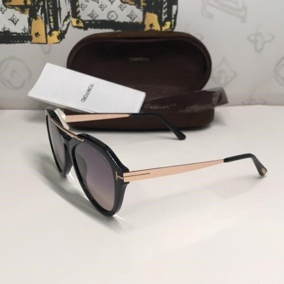 Tom Ford TF576 01B Lisa-02 Sunglasses – Black/Gold – 54mm main image 5